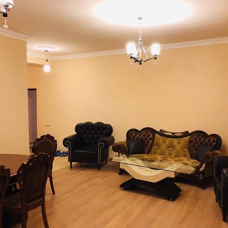 Holiday Inn Yerevan - Republic Square By Ihg Bagian luar foto