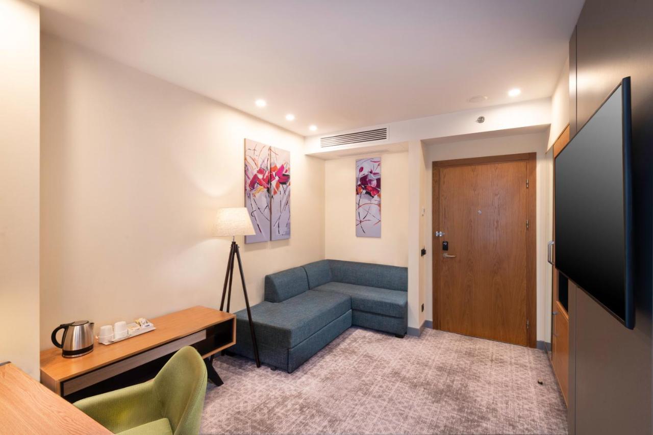 Holiday Inn Yerevan - Republic Square By Ihg Bagian luar foto