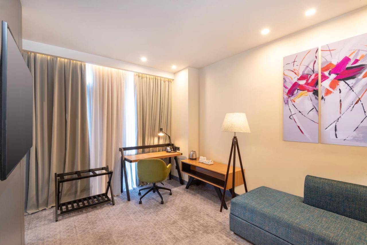 Holiday Inn Yerevan - Republic Square By Ihg Bagian luar foto