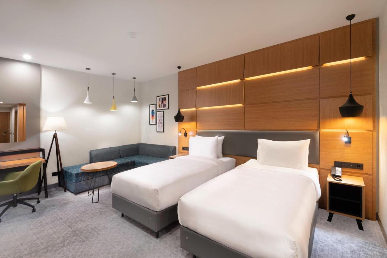 Holiday Inn Yerevan - Republic Square By Ihg Bagian luar foto