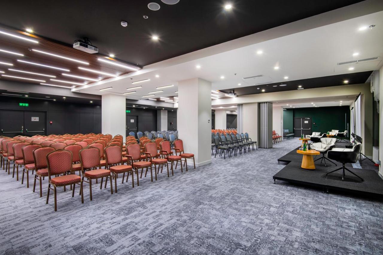 Holiday Inn Yerevan - Republic Square By Ihg Bagian luar foto