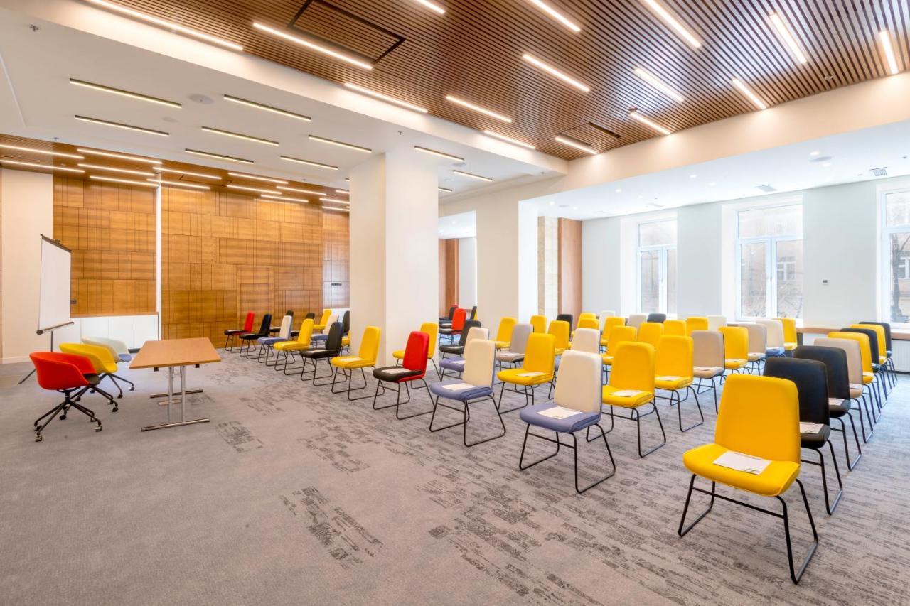 Holiday Inn Yerevan - Republic Square By Ihg Bagian luar foto