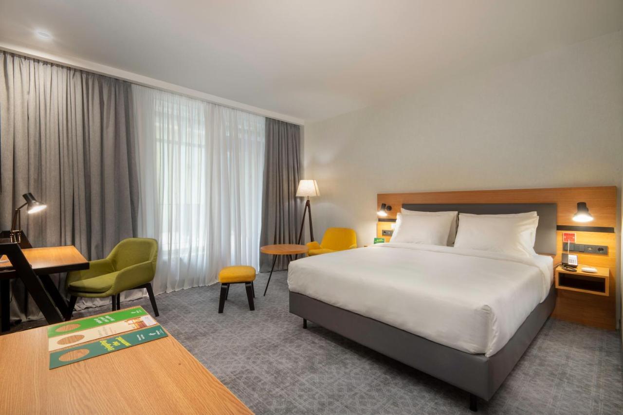 Holiday Inn Yerevan - Republic Square By Ihg Bagian luar foto