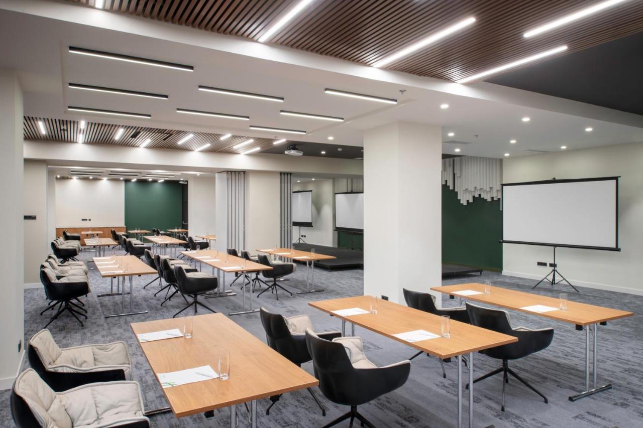Holiday Inn Yerevan - Republic Square By Ihg Bagian luar foto