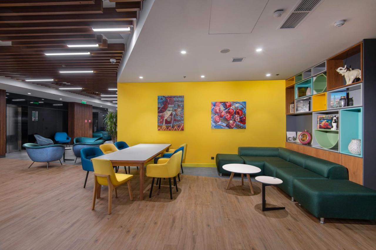 Holiday Inn Yerevan - Republic Square By Ihg Bagian luar foto