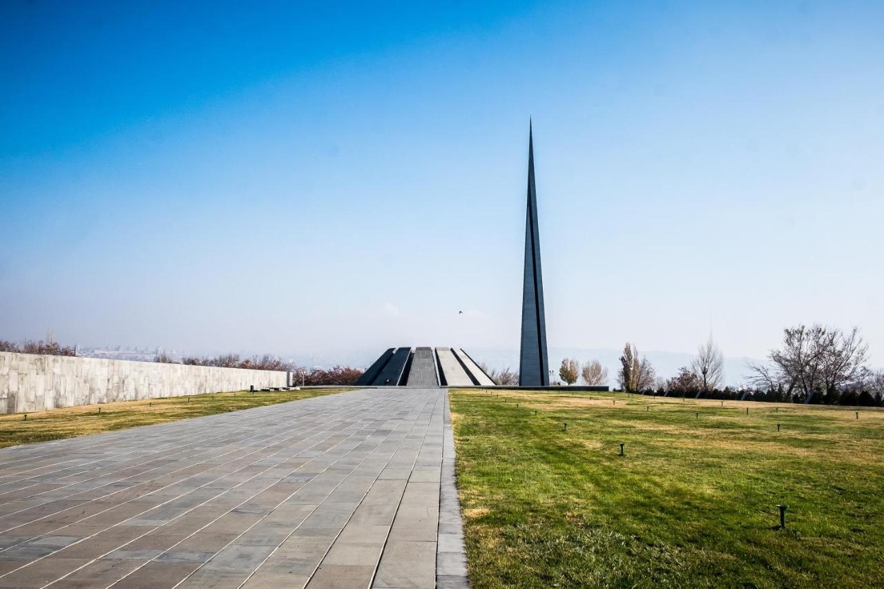 Holiday Inn Yerevan - Republic Square By Ihg Bagian luar foto