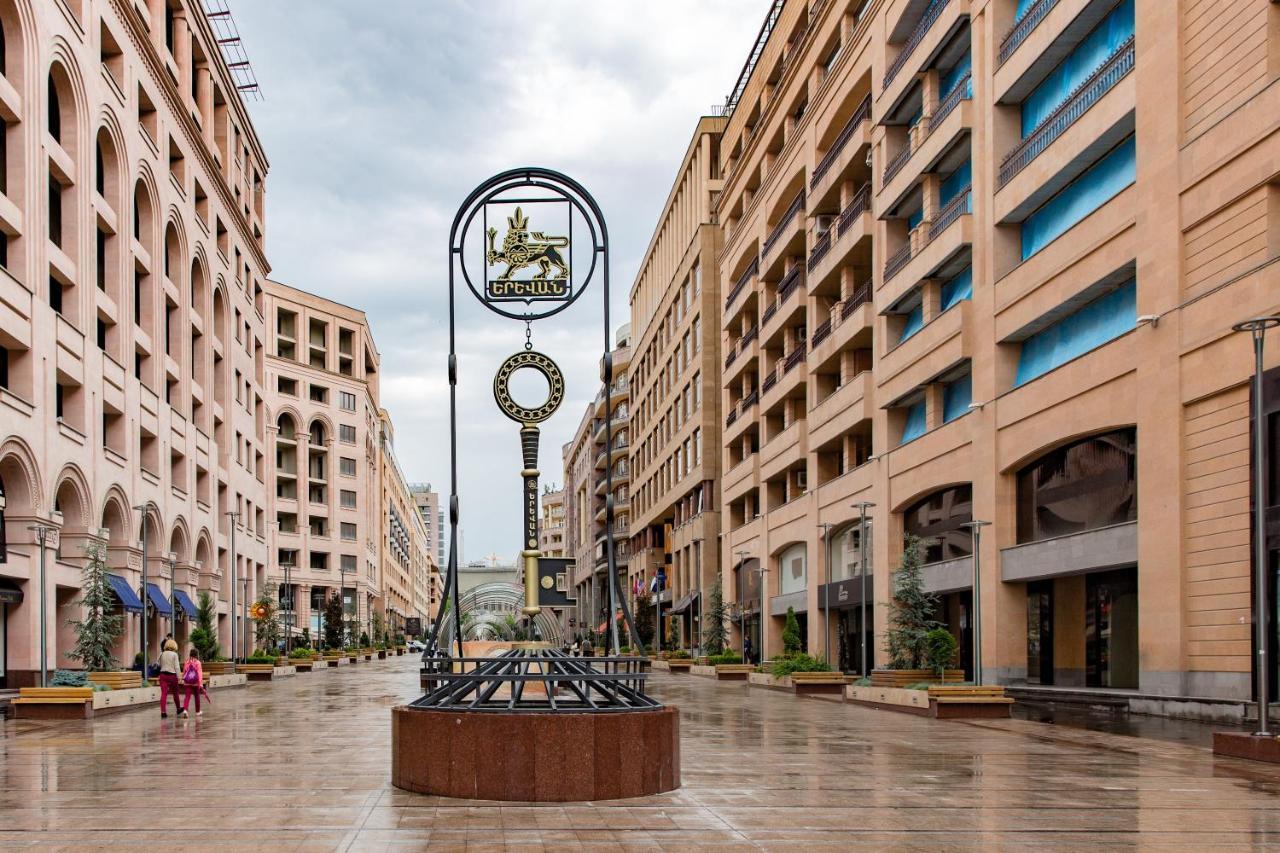 Holiday Inn Yerevan - Republic Square By Ihg Bagian luar foto