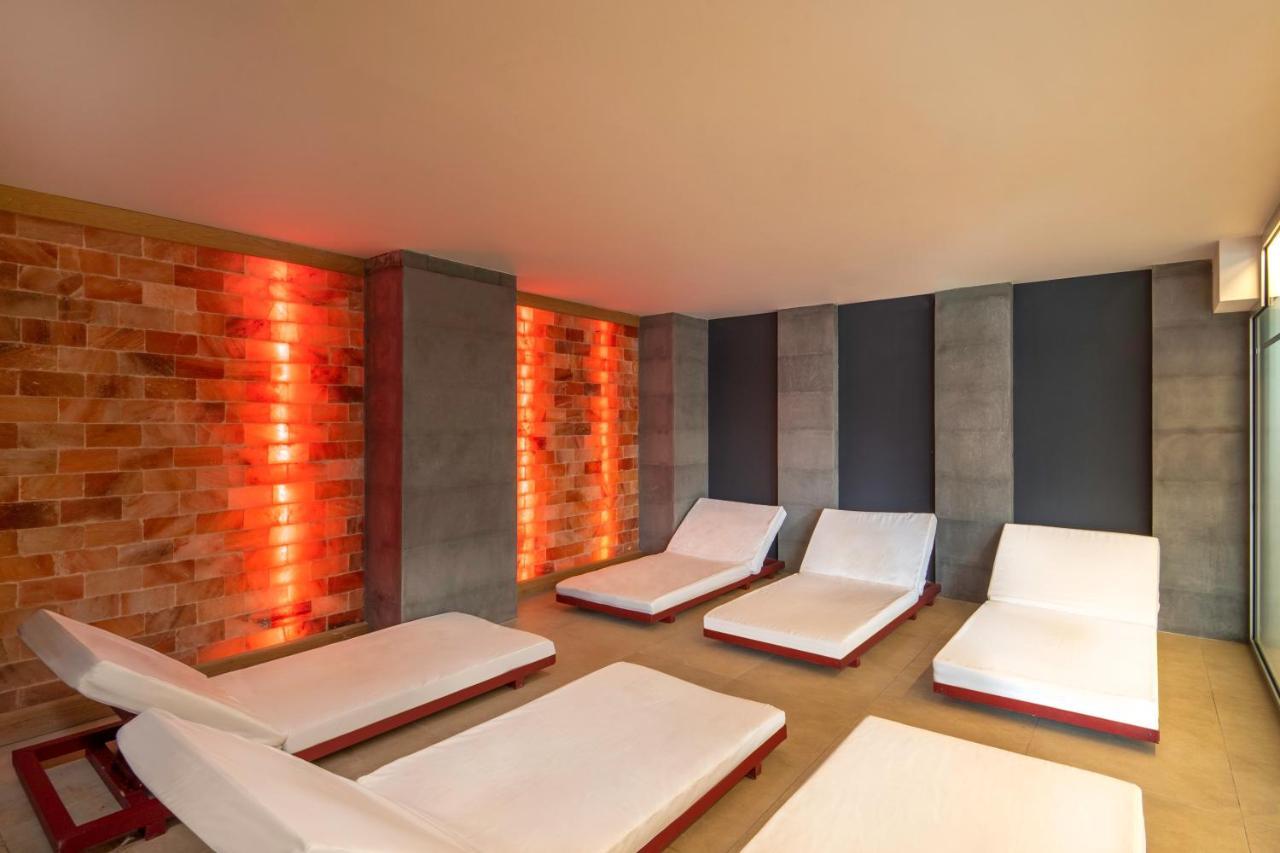 Holiday Inn Yerevan - Republic Square By Ihg Bagian luar foto