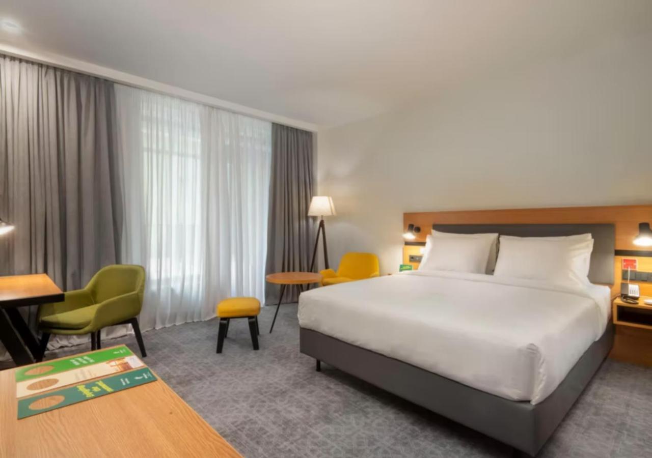 Holiday Inn Yerevan - Republic Square By Ihg Bagian luar foto