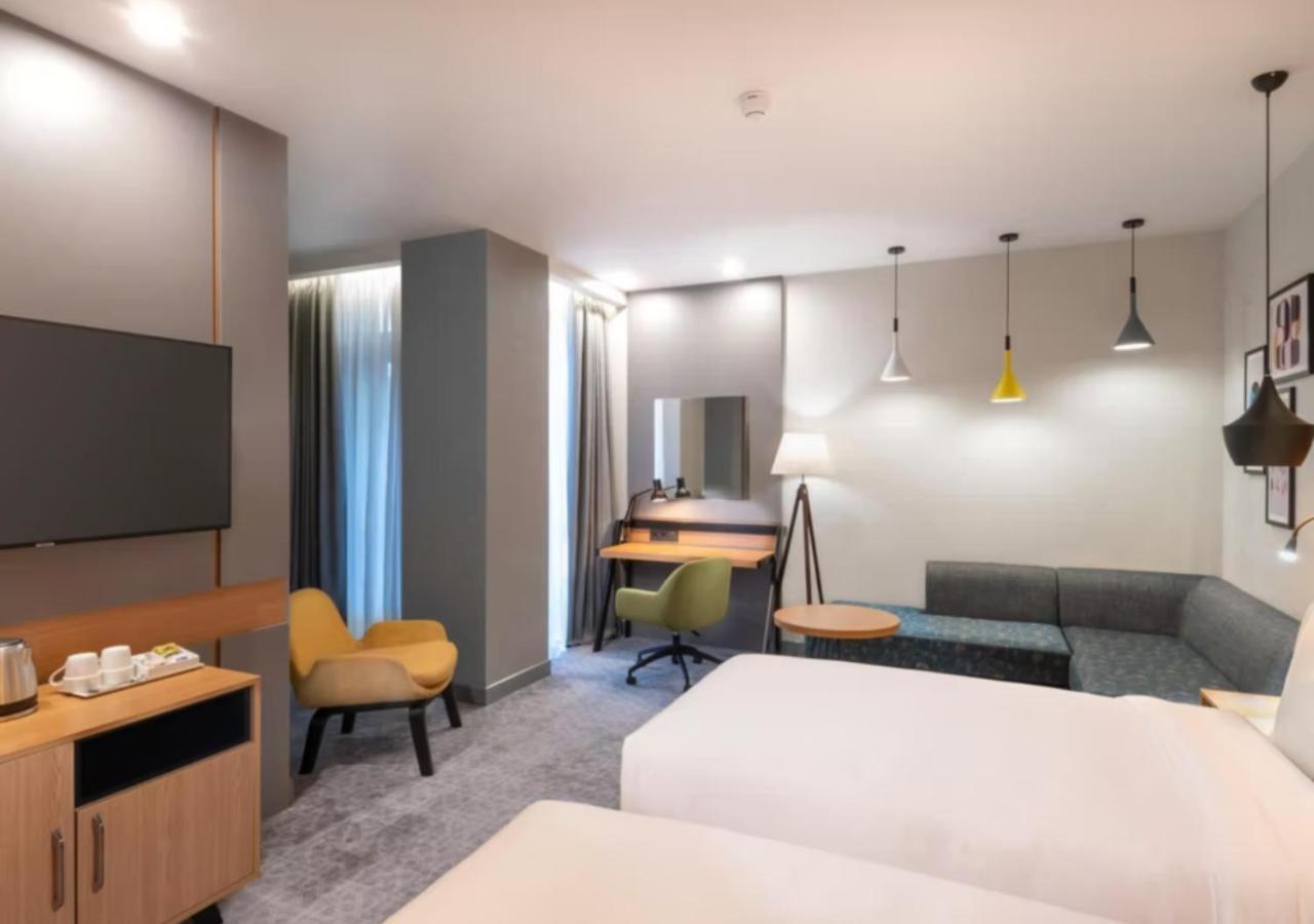 Holiday Inn Yerevan - Republic Square By Ihg Bagian luar foto
