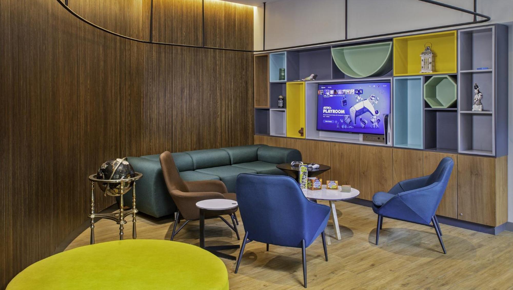 Holiday Inn Yerevan - Republic Square By Ihg Bagian luar foto