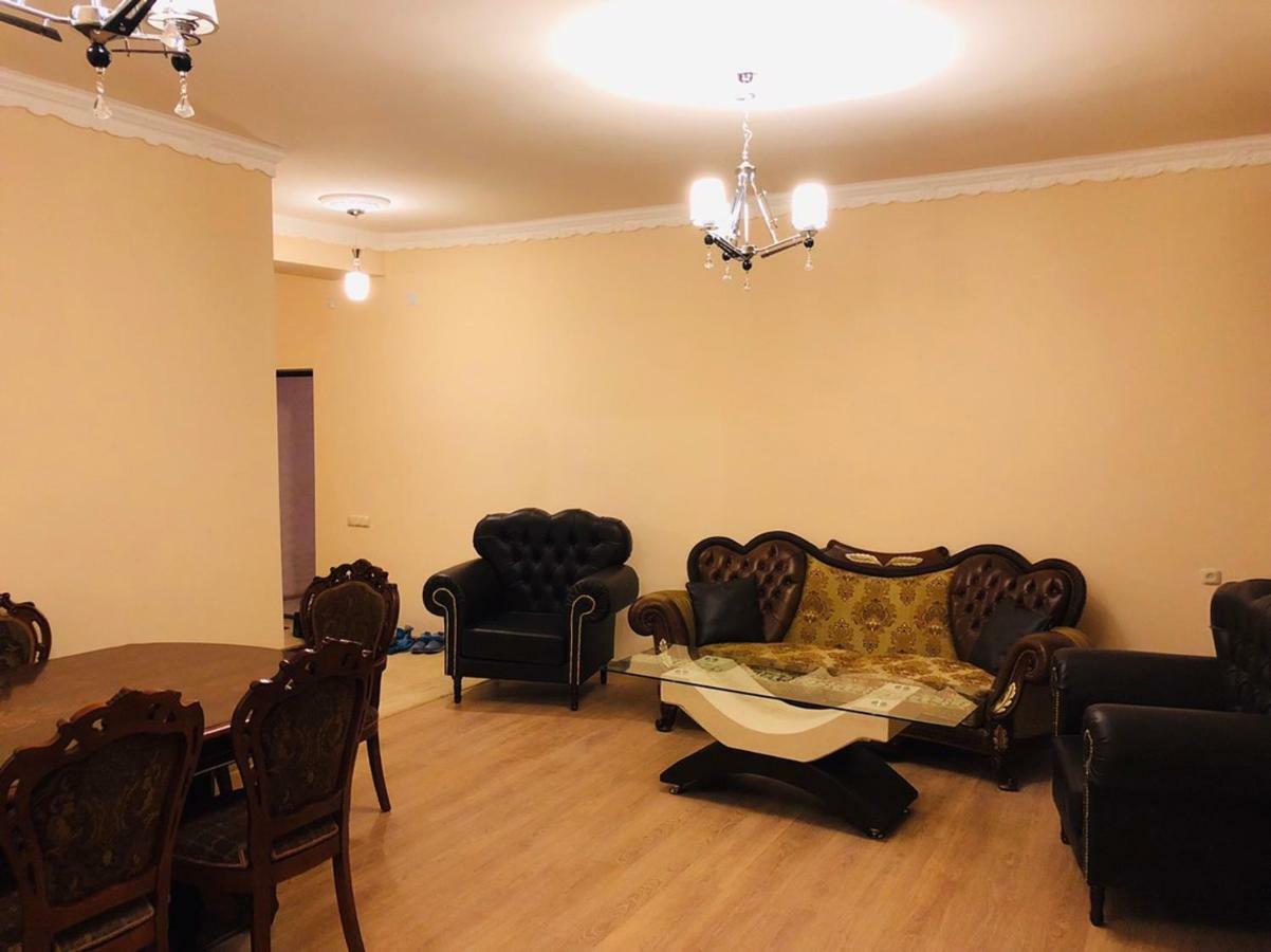 Holiday Inn Yerevan - Republic Square By Ihg Bagian luar foto